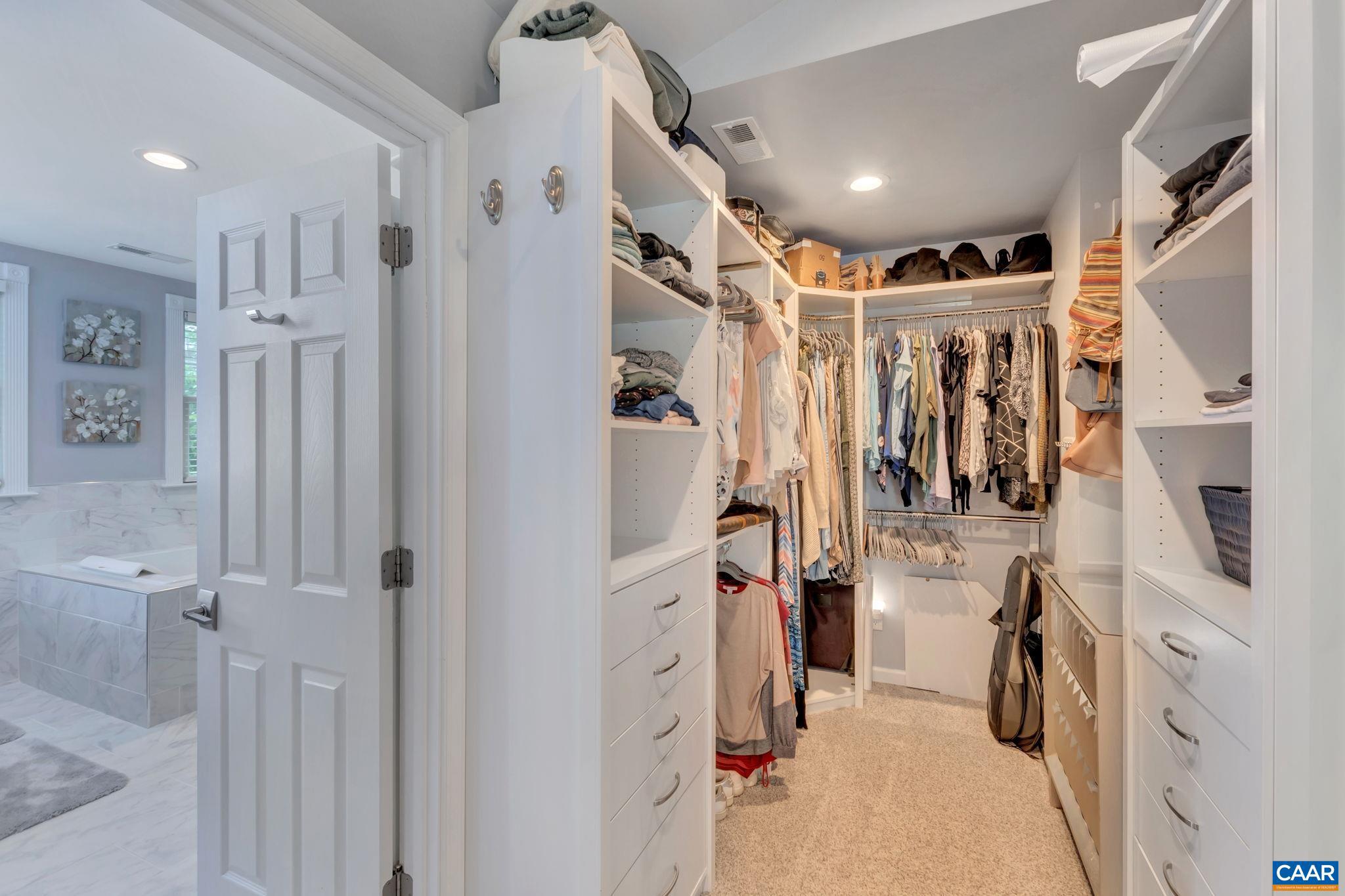 FOREST LAKES - Residential