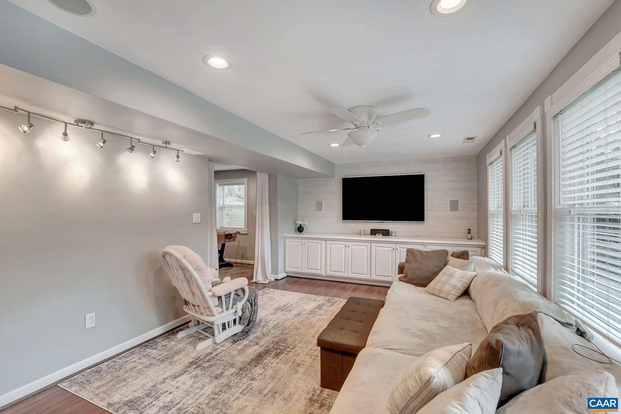 FOREST LAKES - Residential