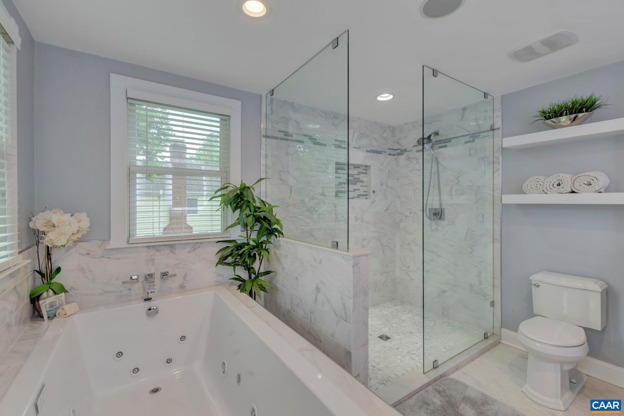 FOREST LAKES - Residential