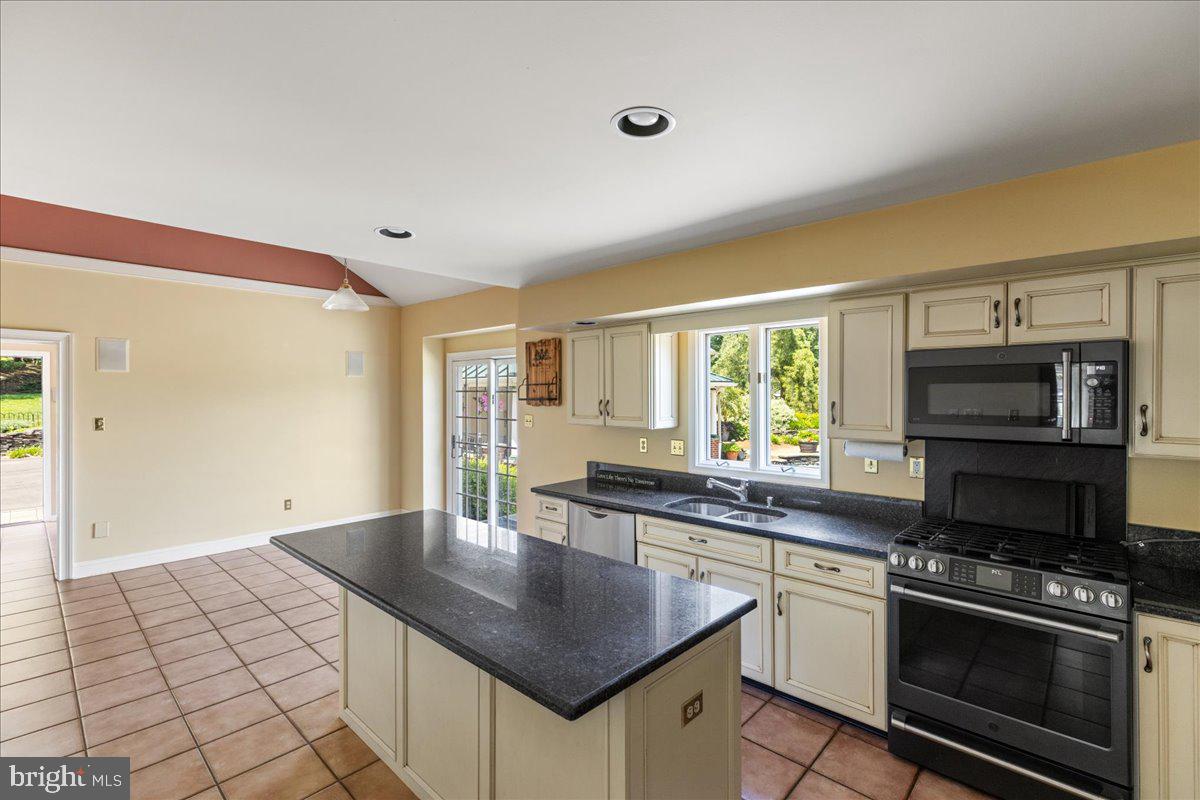 NON AVAILABLE - Residential