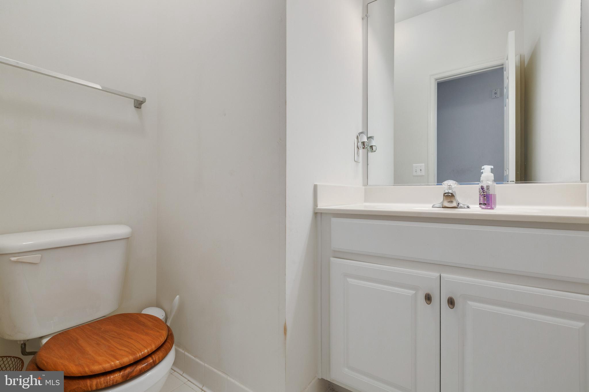 THE COMMONS ON WILLIAM SQUARE - Residential