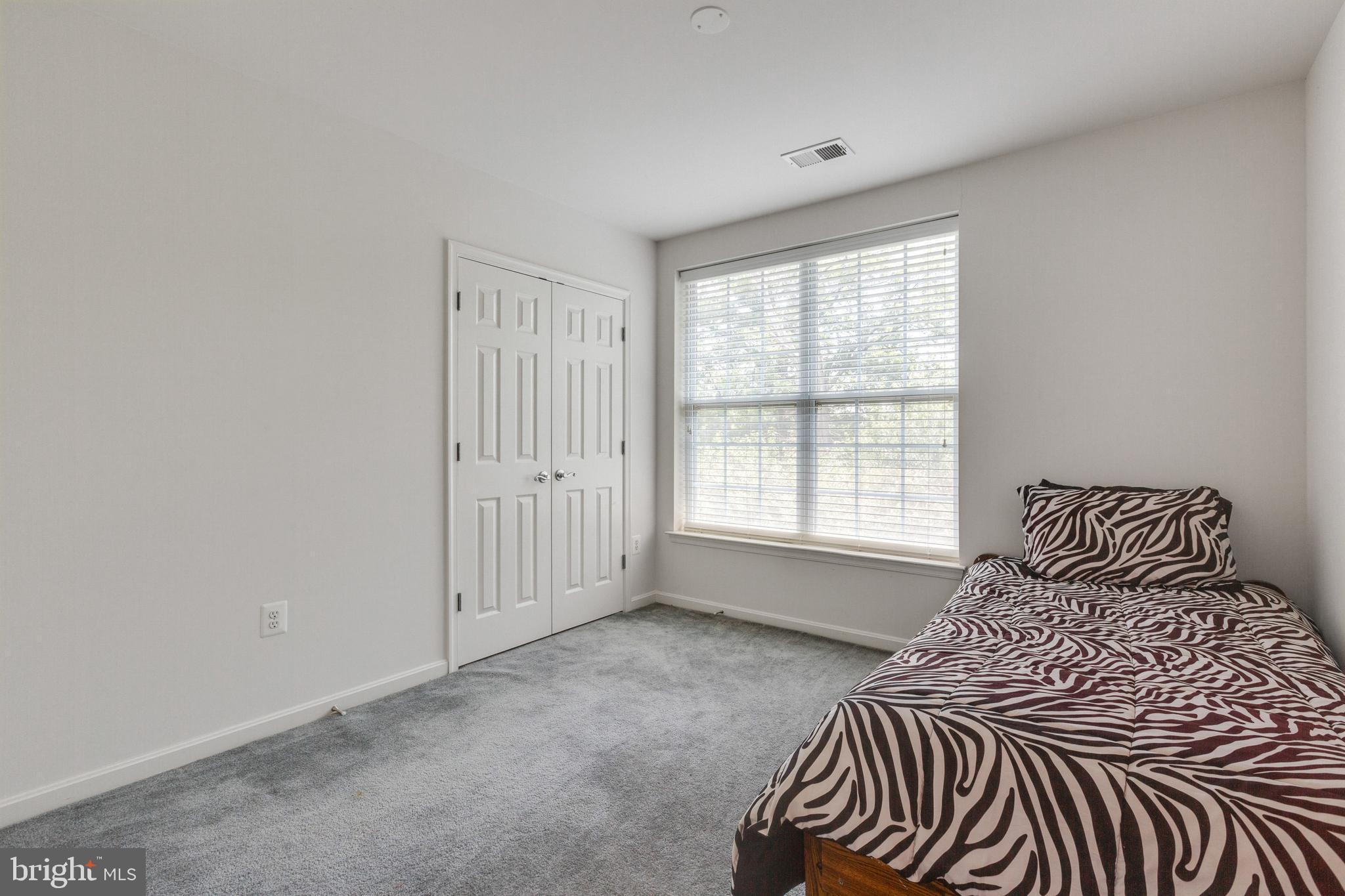 THE COMMONS ON WILLIAM SQUARE - Residential