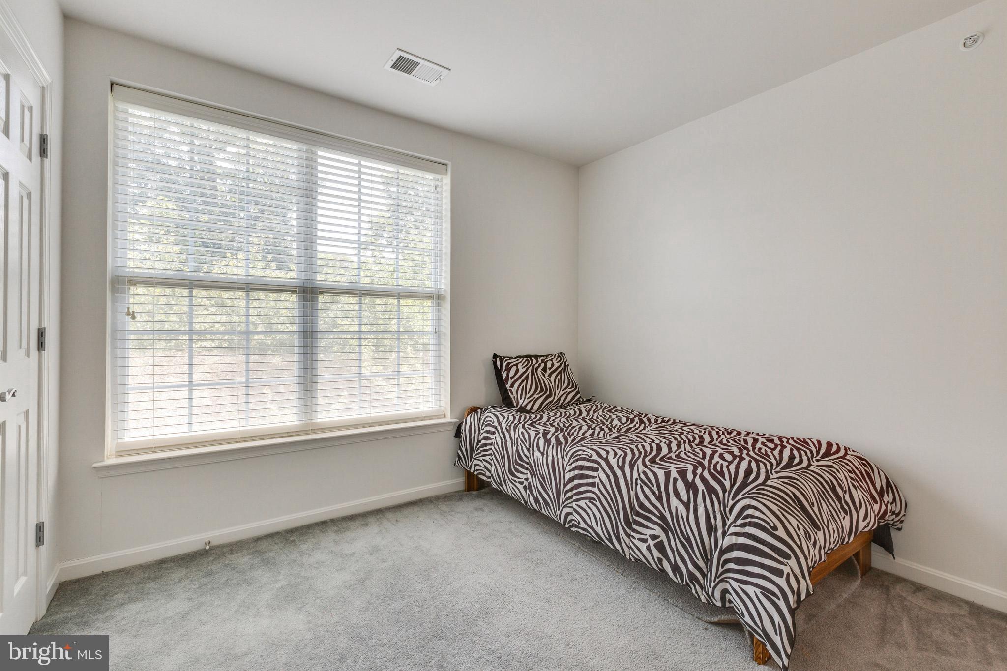 THE COMMONS ON WILLIAM SQUARE - Residential