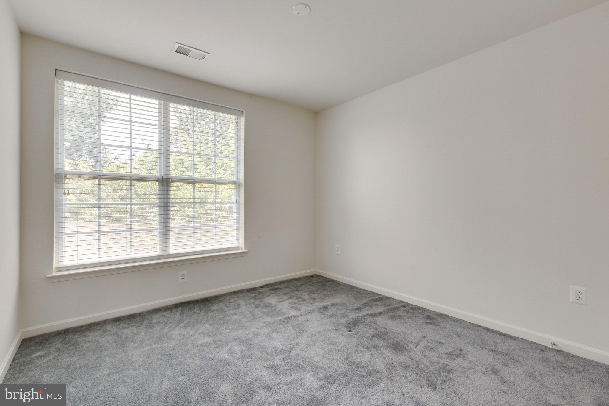 THE COMMONS ON WILLIAM SQUARE - Residential