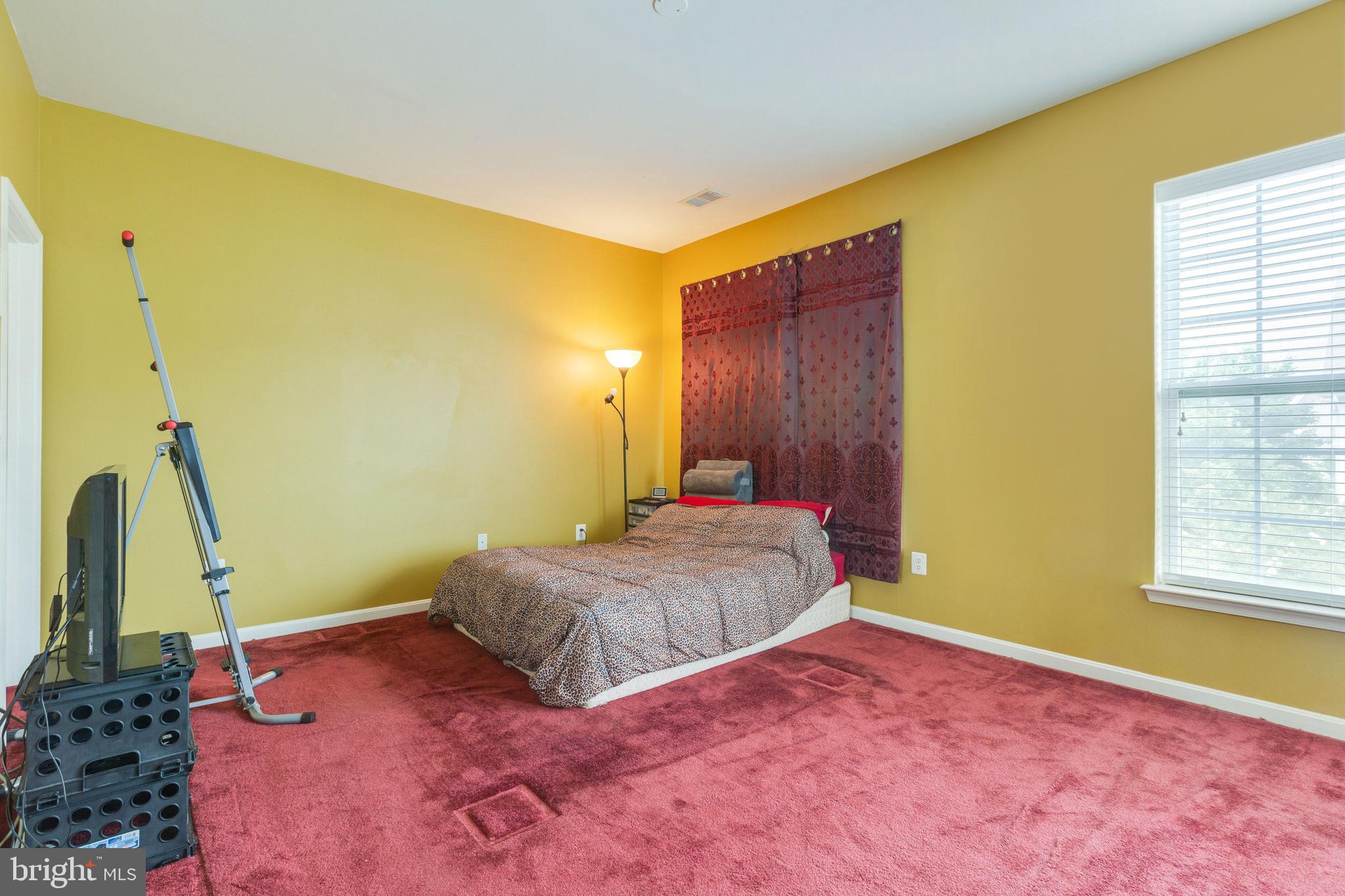 THE COMMONS ON WILLIAM SQUARE - Residential