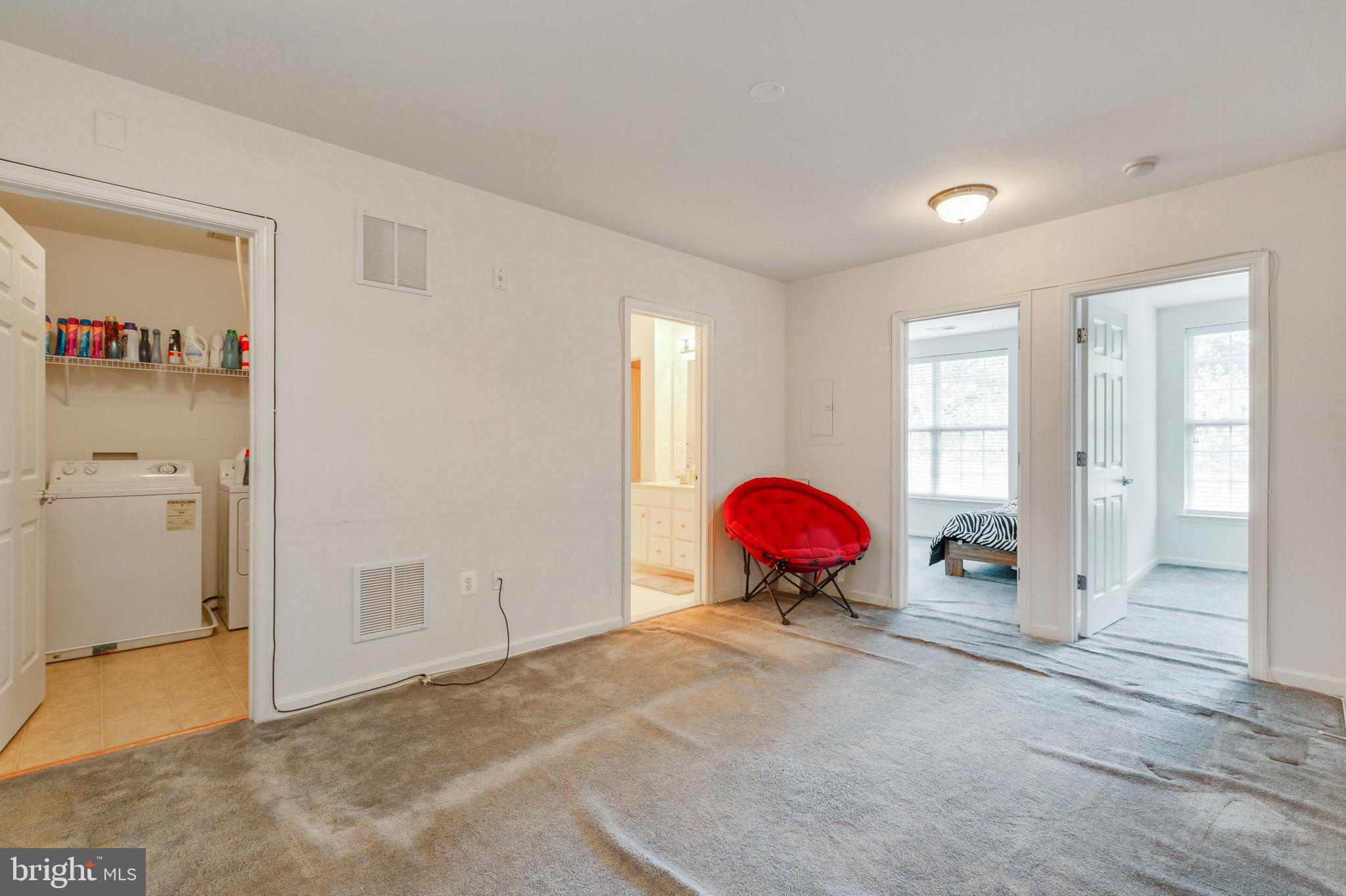 THE COMMONS ON WILLIAM SQUARE - Residential