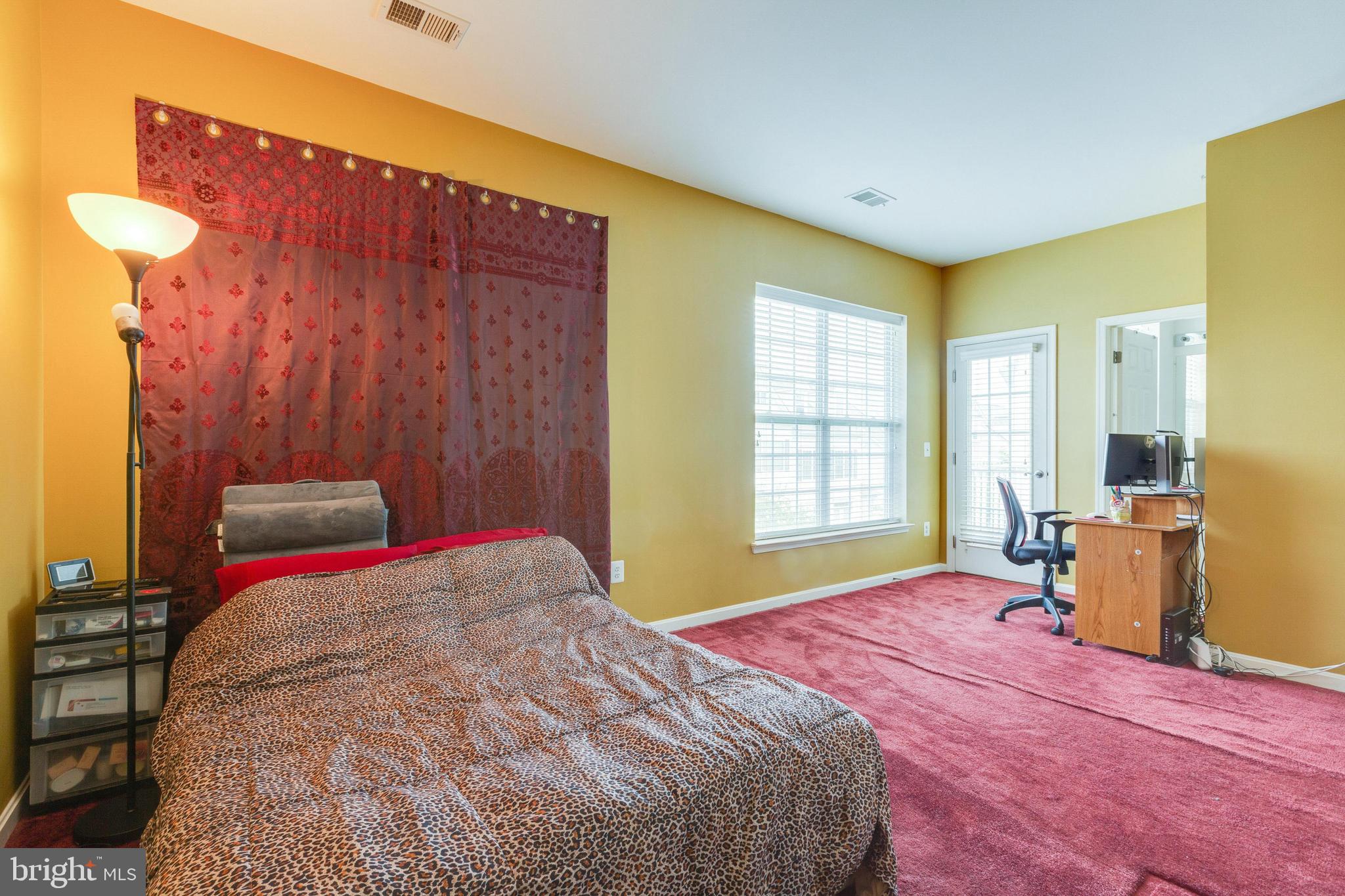 THE COMMONS ON WILLIAM SQUARE - Residential