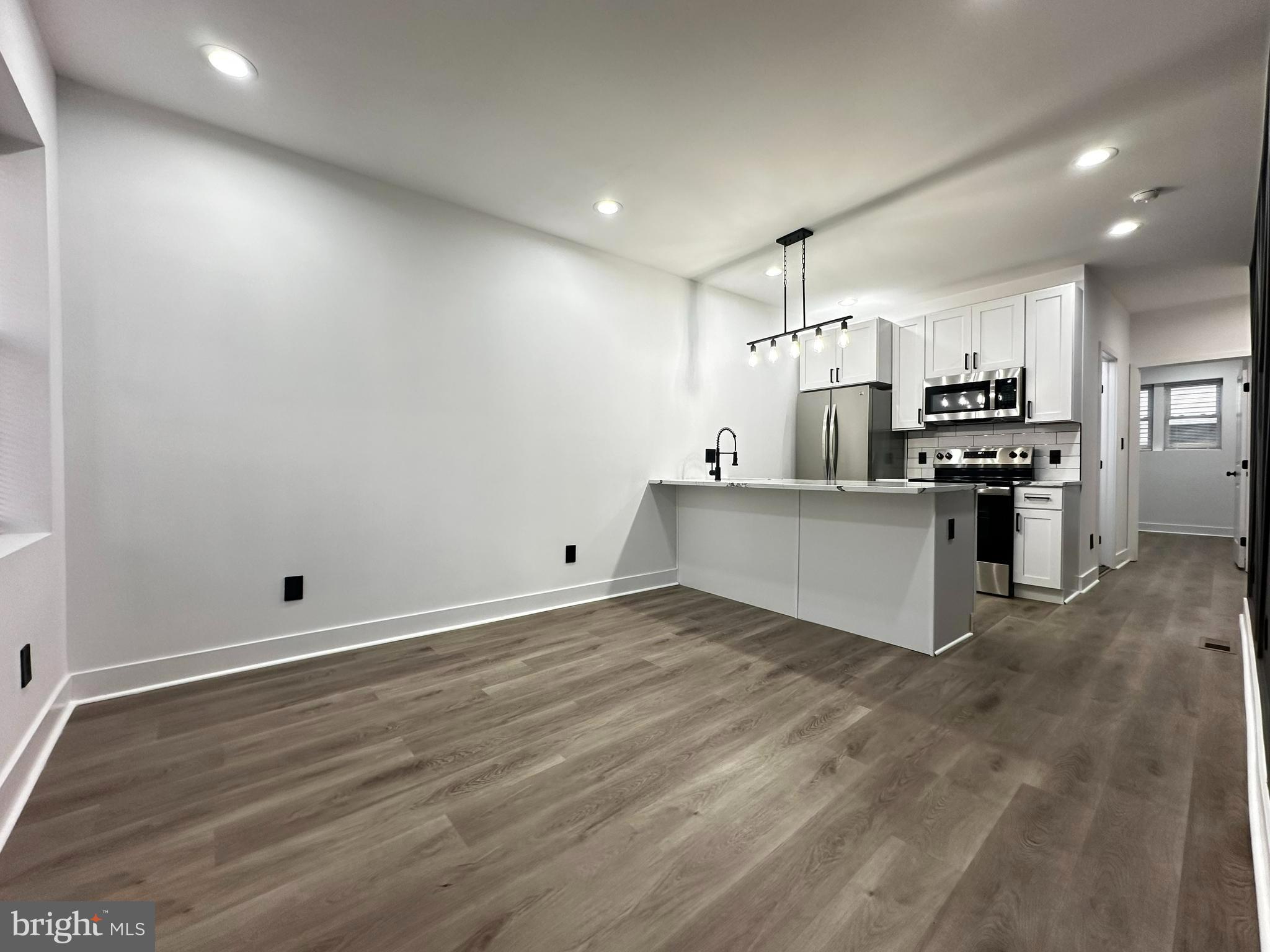 QUEEN VILLAGE - Residential Lease