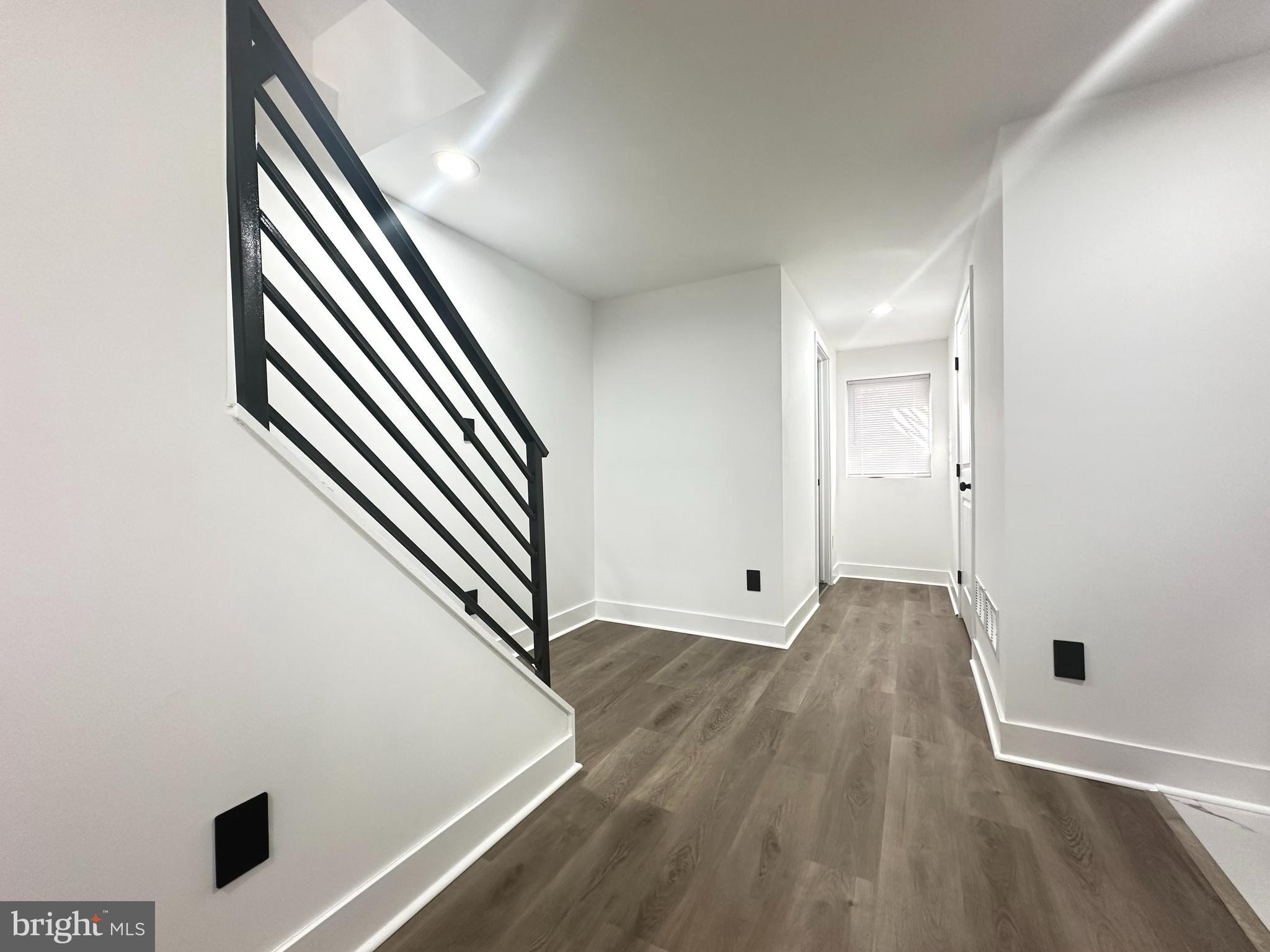 QUEEN VILLAGE - Residential Lease