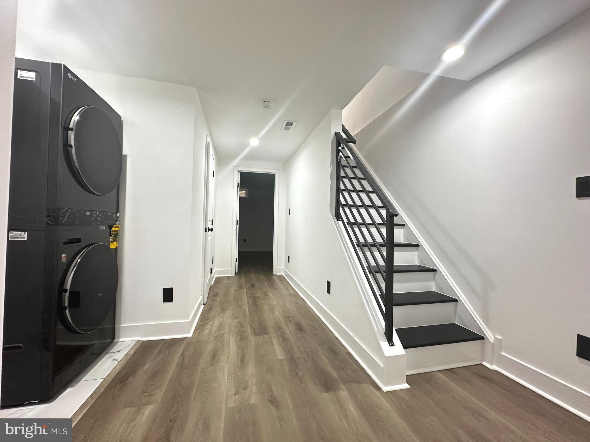 QUEEN VILLAGE - Residential Lease