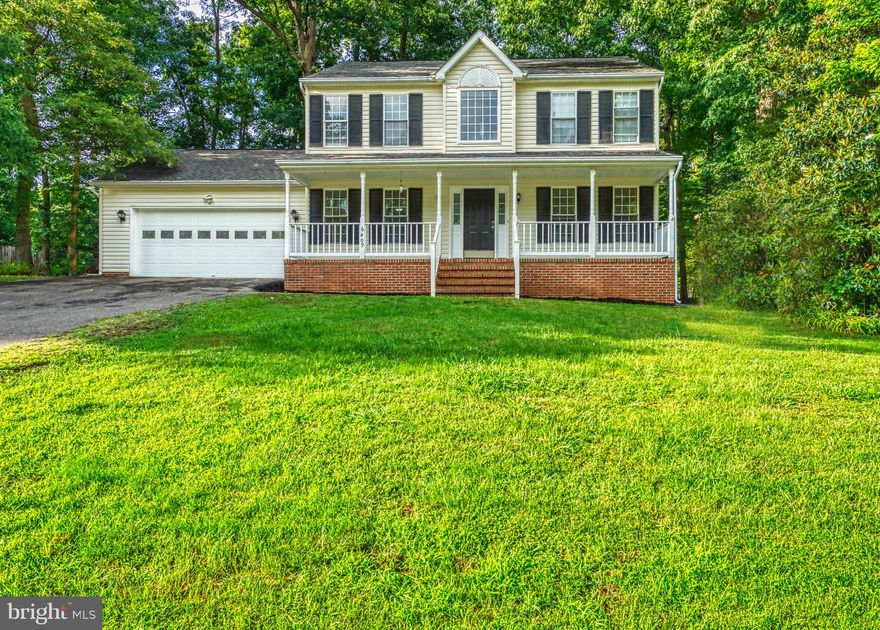 Move in Ready Colonial in Sought After Piedmont Hills!!  Pride of Ownership Shows Throughout !  Hardwood Floors, Stainless Steel Appliances ! Spacious Bedrooms,  A nice Deck with a Fenced in Backyard so the kids can play outside without any worries and our furry friends will be safe too!! A Must See!!
 Excellent Location !!
