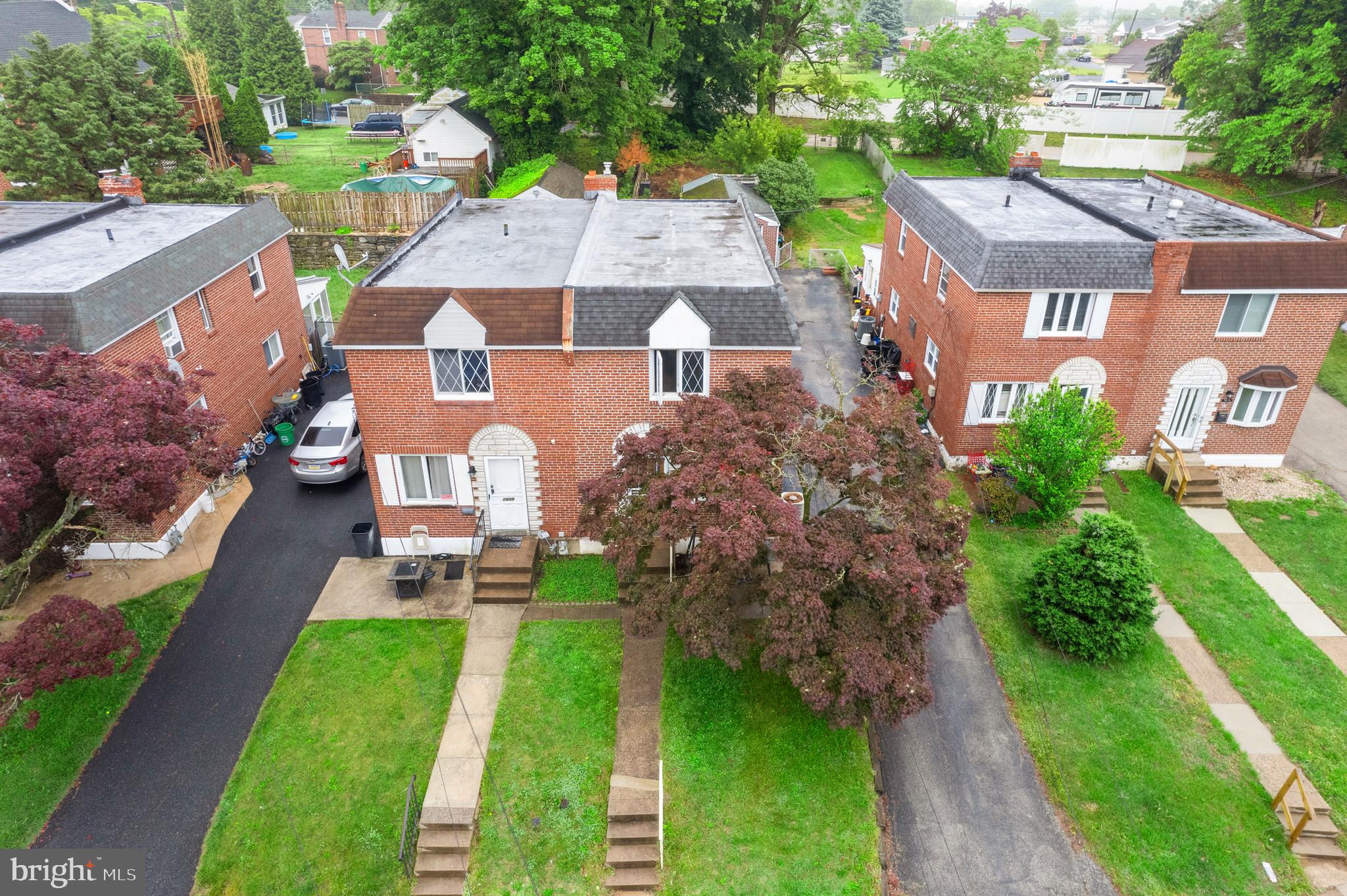 1811 CRICKET LANE