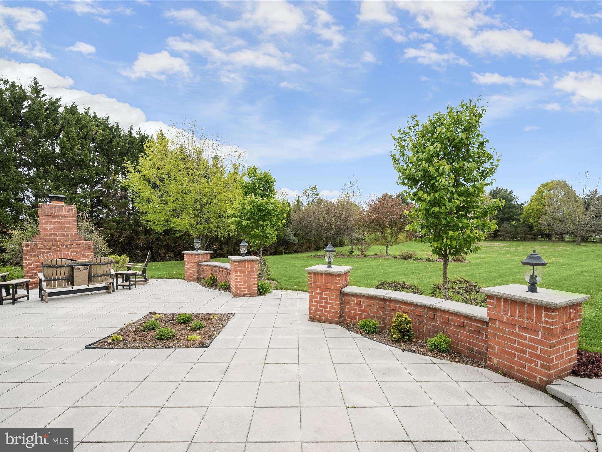 CHESSIE CROSSING - Residential