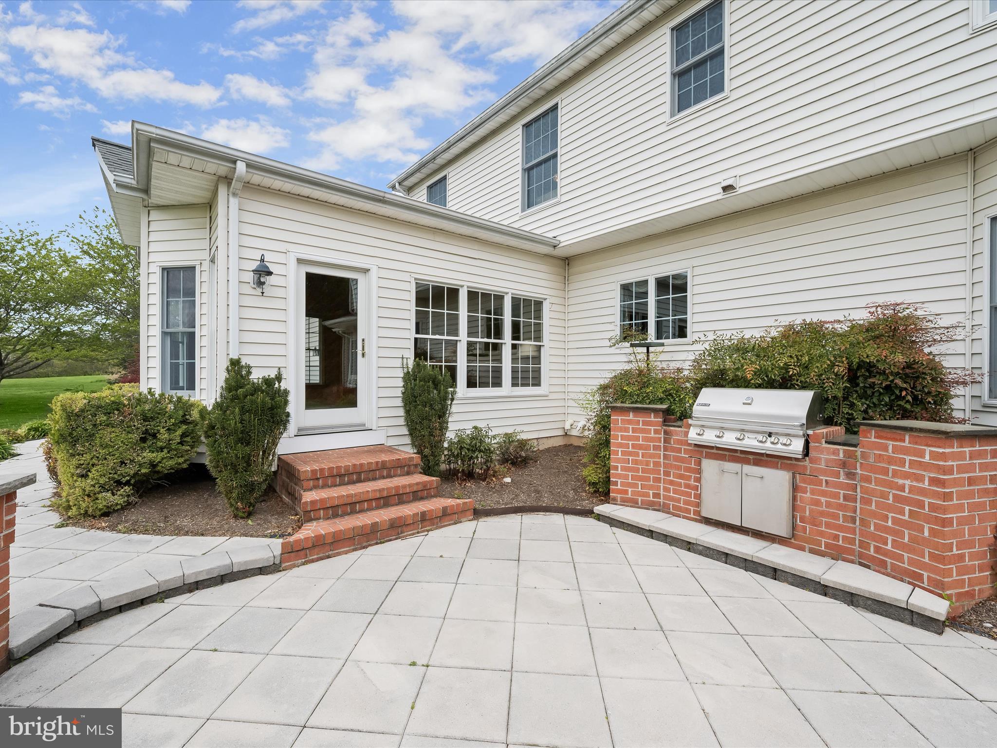 CHESSIE CROSSING - Residential