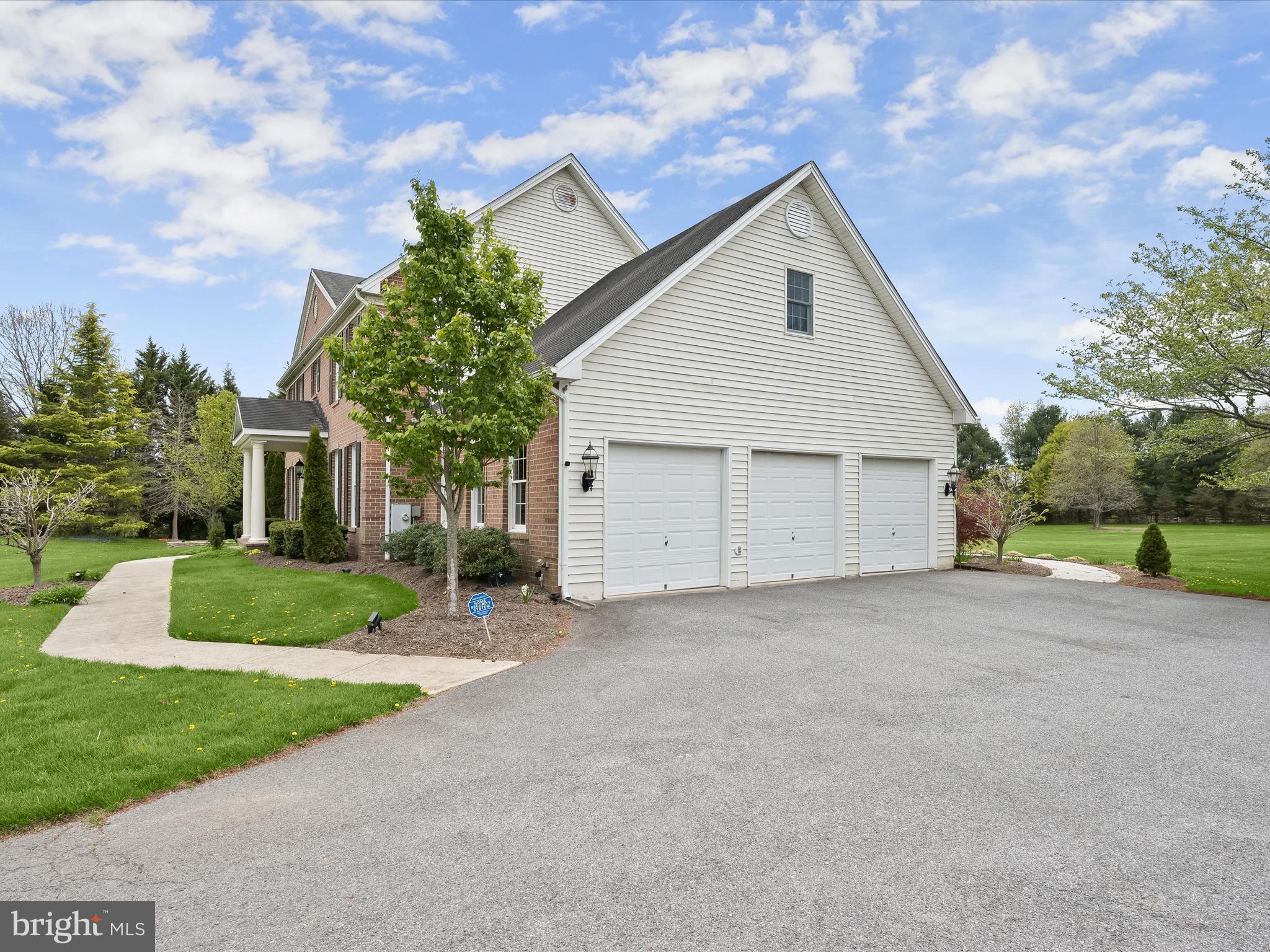 CHESSIE CROSSING - Residential