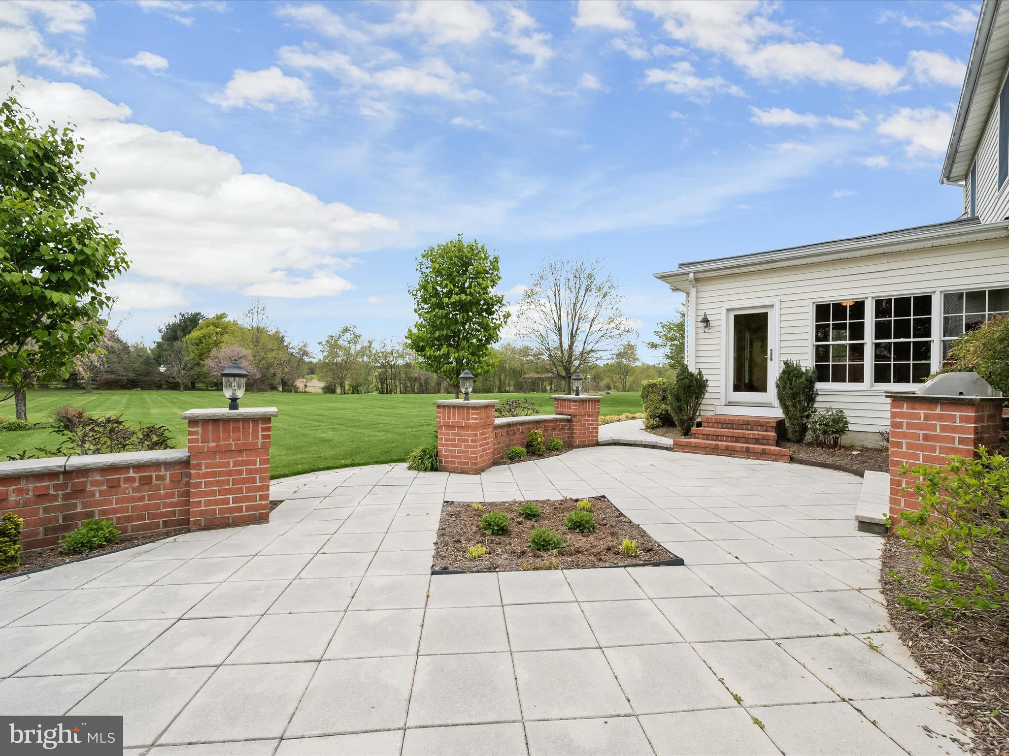 CHESSIE CROSSING - Residential