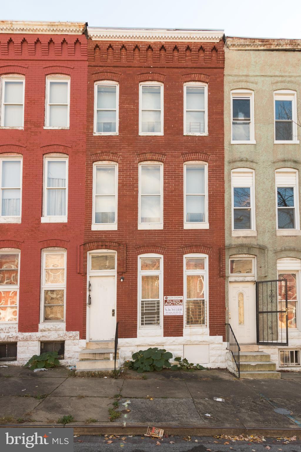 List price is opening bid only. BANKRUPTCY TRUSTEE'S AUCTION: Thursday, December 7th, 2017 @ 11:00am. Auction will be held @ ALEX COOPER GALLERY & ONLINE. $1,500 Deposit. Tenant occupied 4 bedroom/2 bath Fully Leased 2-unit Duplex Townhome located in "Midtown-Edmondson." Total Gross Scheduled Annual Rent=$10,440. Part of a 75 property Bankruptcy Trustee's Auction. Check our other listings.