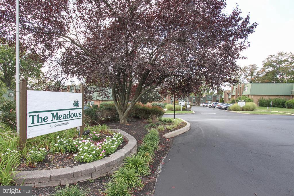 Beautiful 1-bedroom, 1-bathroom condo with a community pool and lots of upgrades—ideally situated near Phoenixville, Collegeville, and King of Prussia. This home perfectly balances comfort, style, and convenience. The open-plan kitchen is convenient for everyday living, while the newly updated bathroom offers a modern touch. The community pool, just steps from your patio, is an excellent place to unwind and enjoy the summer sun. With easy access to major highways like 422 and 76, commuting and visiting nearby areas is effortless. Don’t miss your chance to make this lovely condo your new home. Contact us today to set up a viewing!