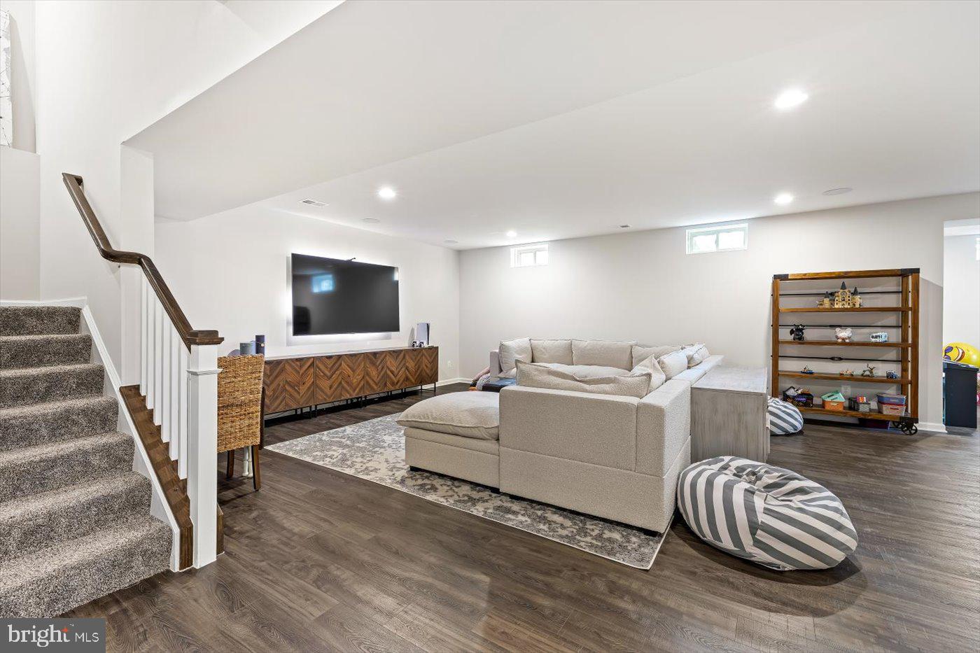 LIBERTY KNOLLS - Residential