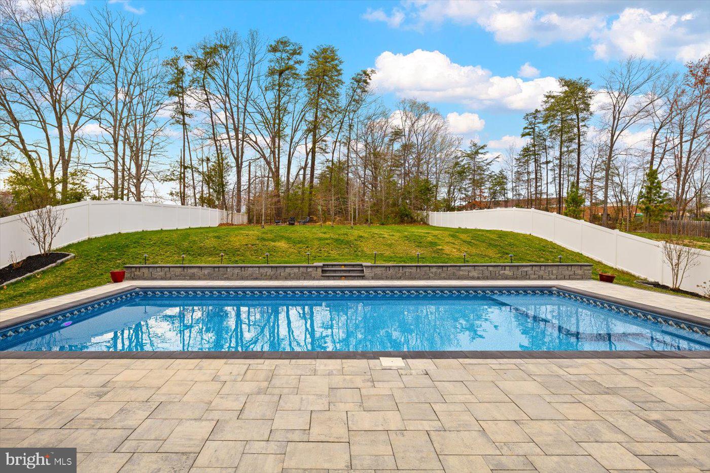 LIBERTY KNOLLS - Residential