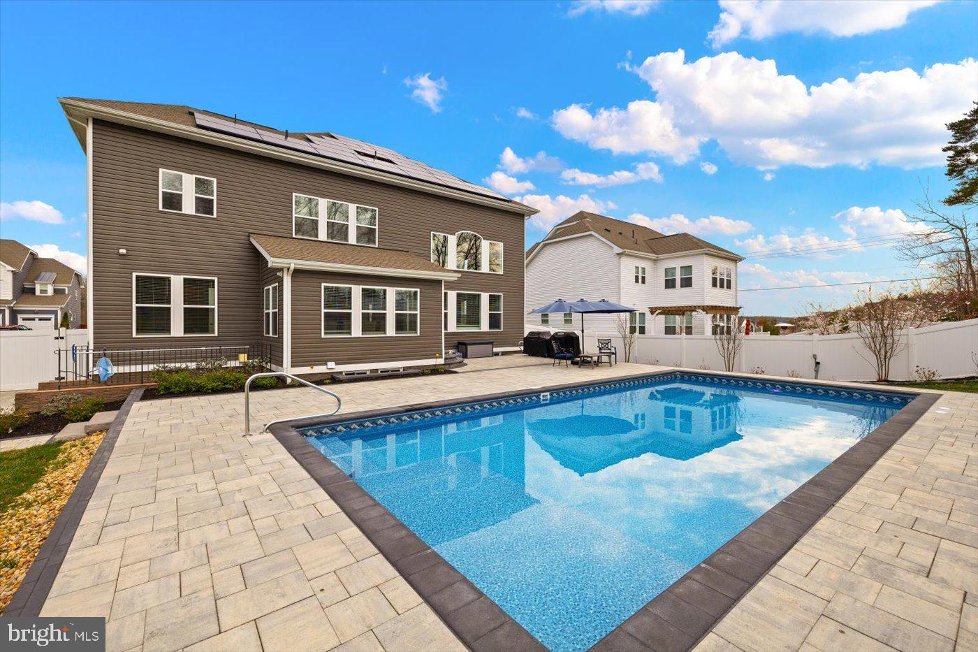 LIBERTY KNOLLS - Residential