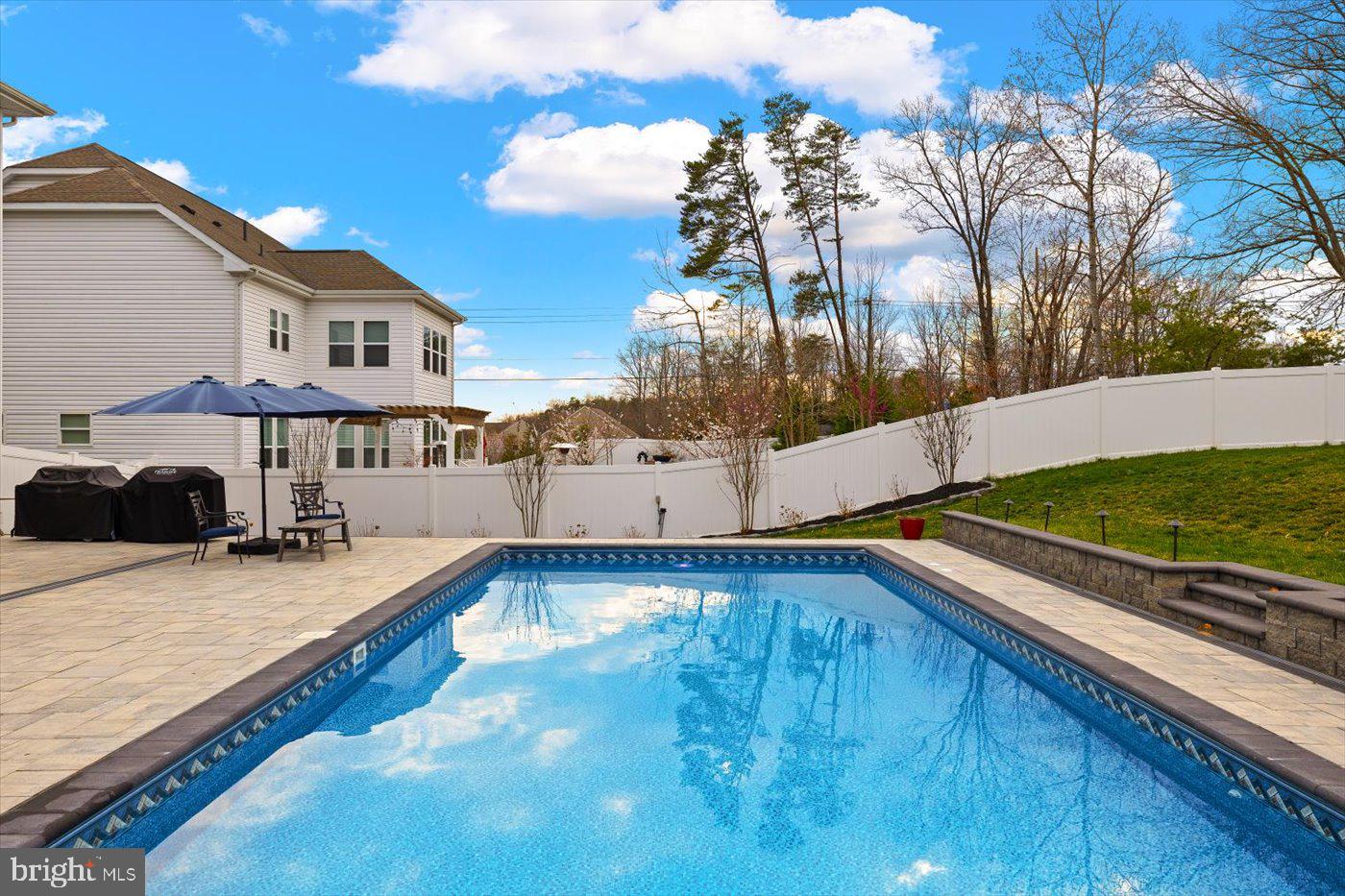 LIBERTY KNOLLS - Residential