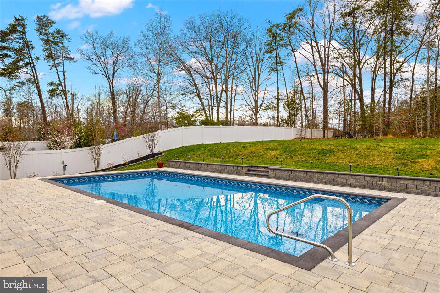 LIBERTY KNOLLS - Residential