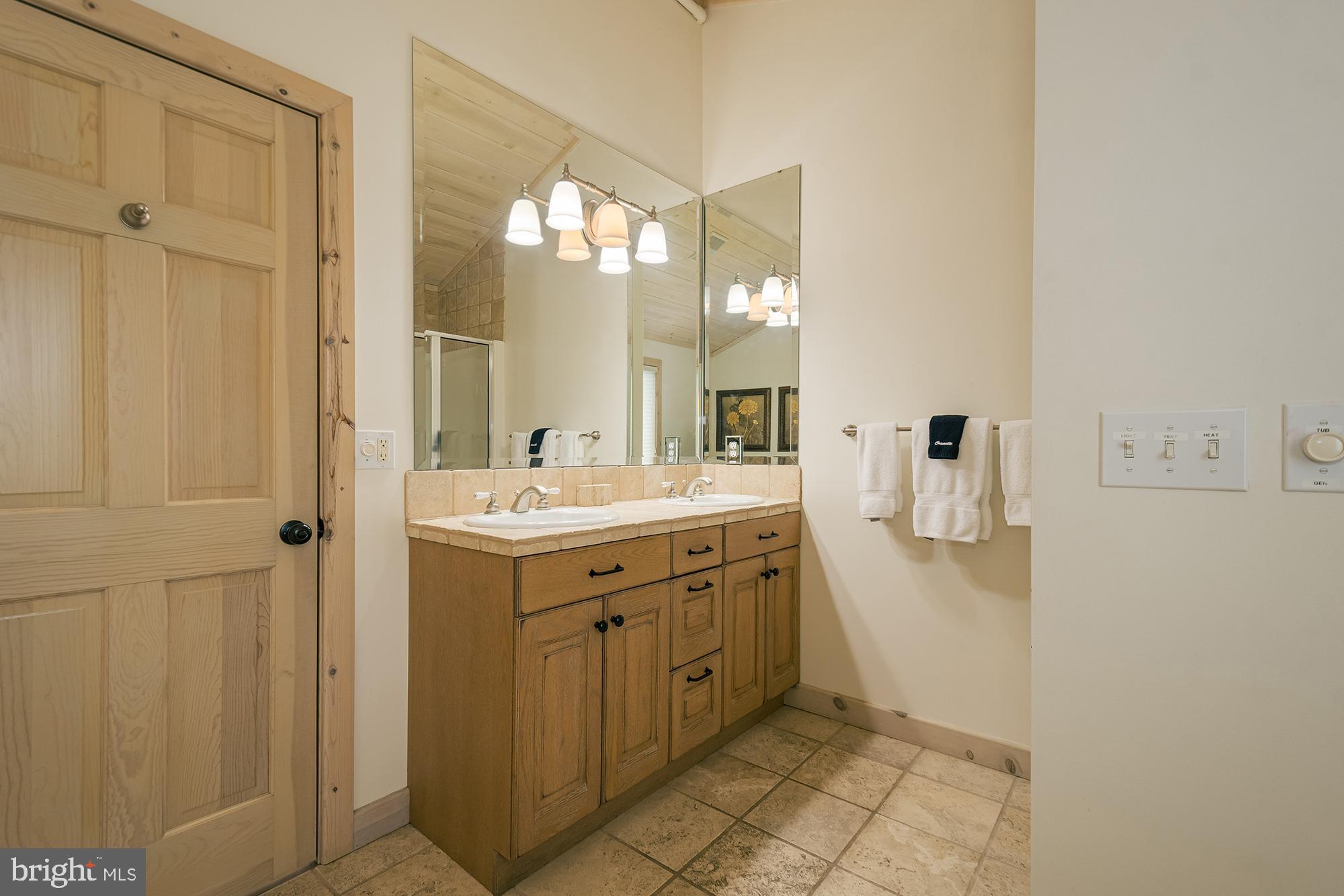 BOULDER RIDGE - Residential