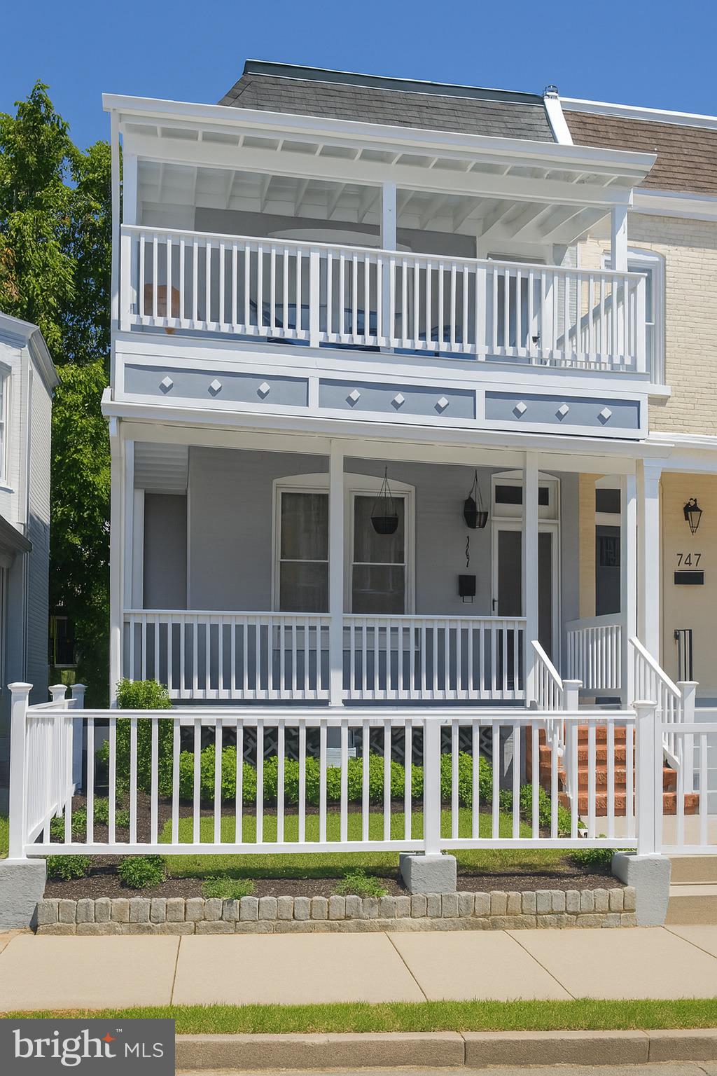 749 GRESHAM PLACE NW