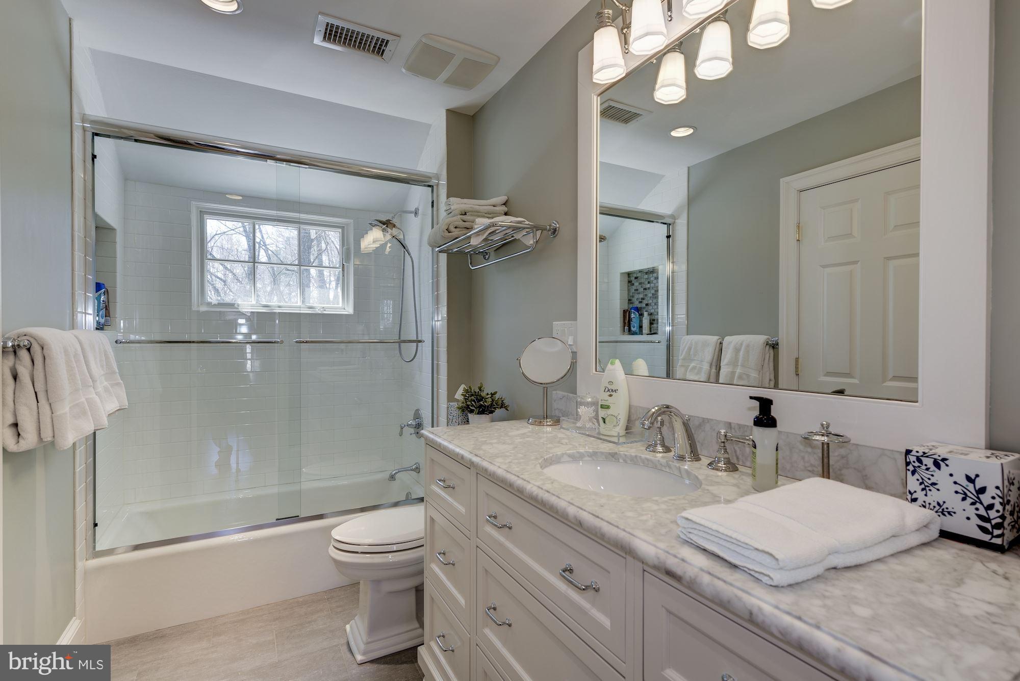 BURNING TREE VIEW - Residential