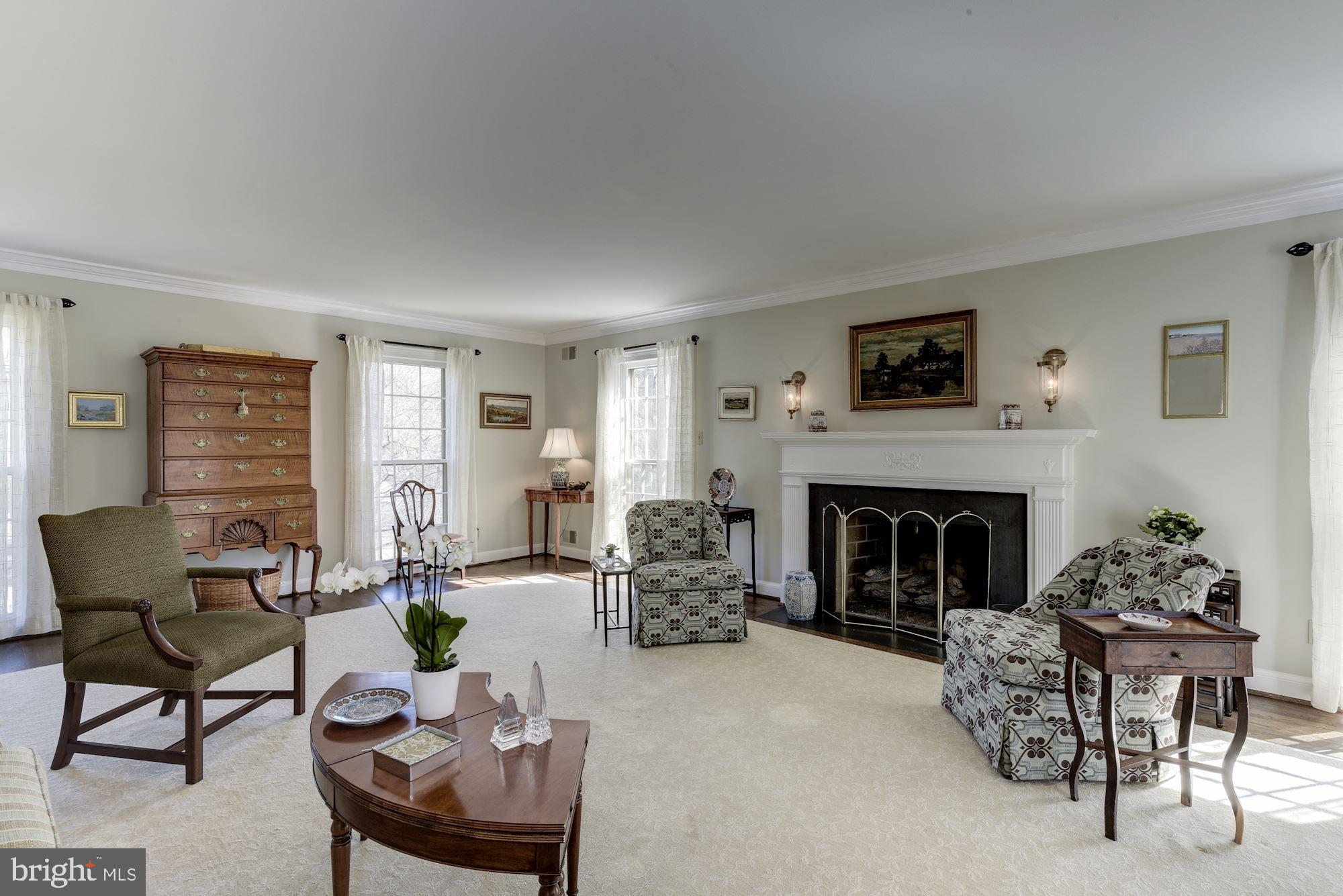 BURNING TREE VIEW - Residential