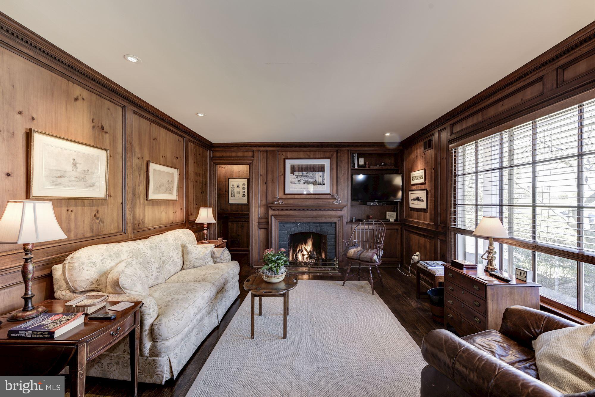 BURNING TREE VIEW - Residential