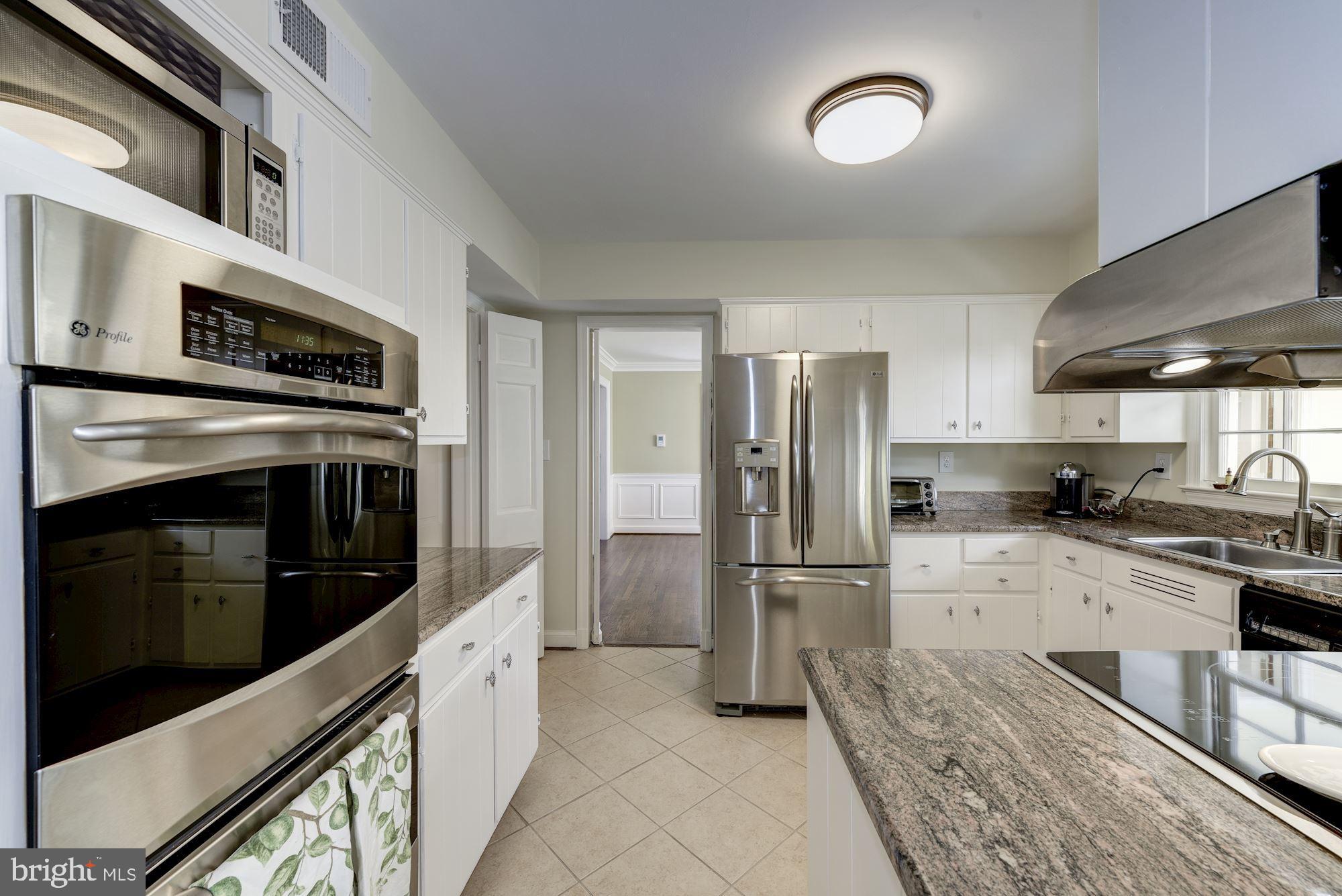 BURNING TREE VIEW - Residential