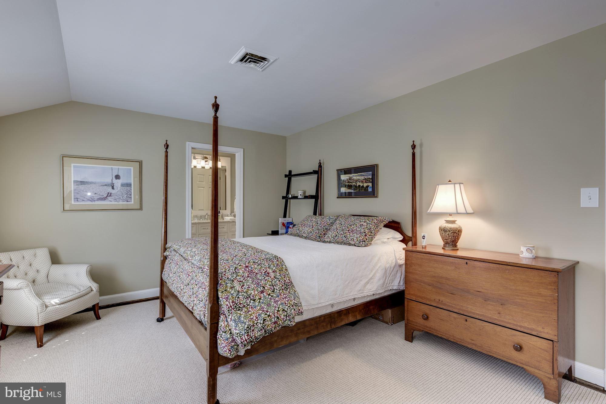 BURNING TREE VIEW - Residential