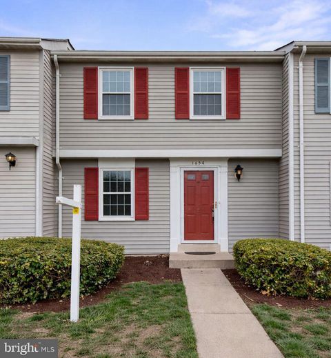 Photo of 1656 Thenia Place #3-2, WOODBRIDGE, VA 22192 (MLS # VAPW2114324)