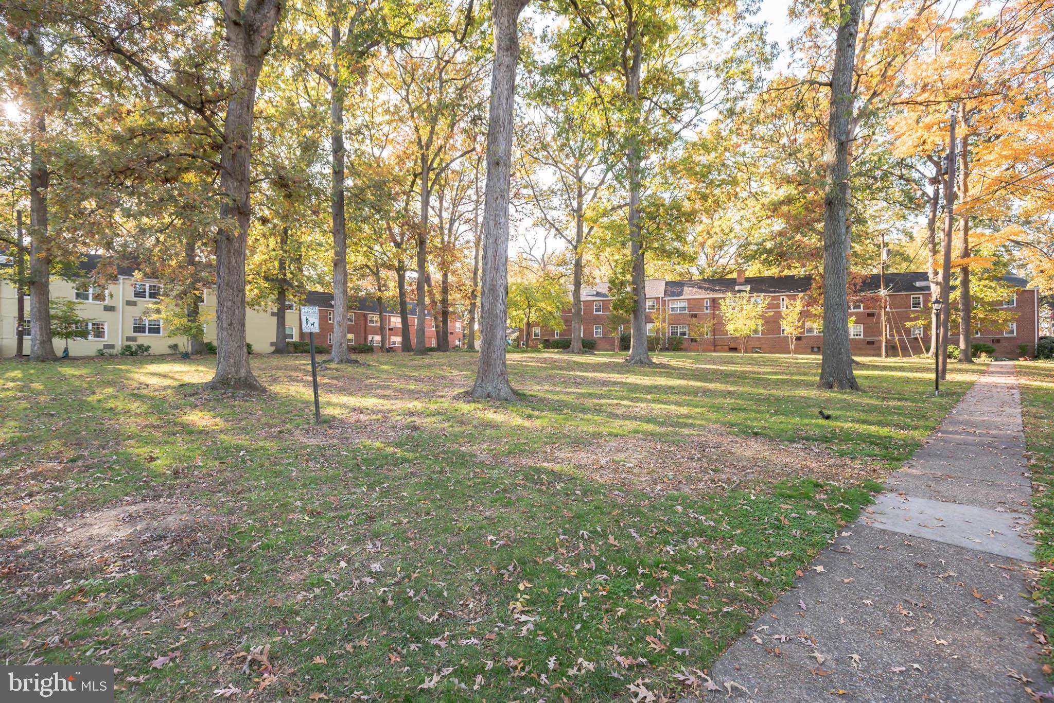 ARLINGTON OAKS - Residential Lease