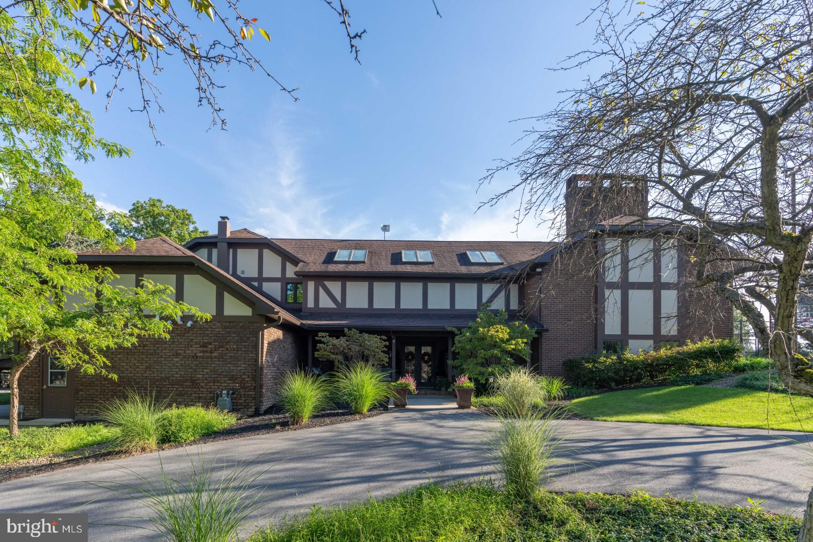 1554 W 7TH STREET