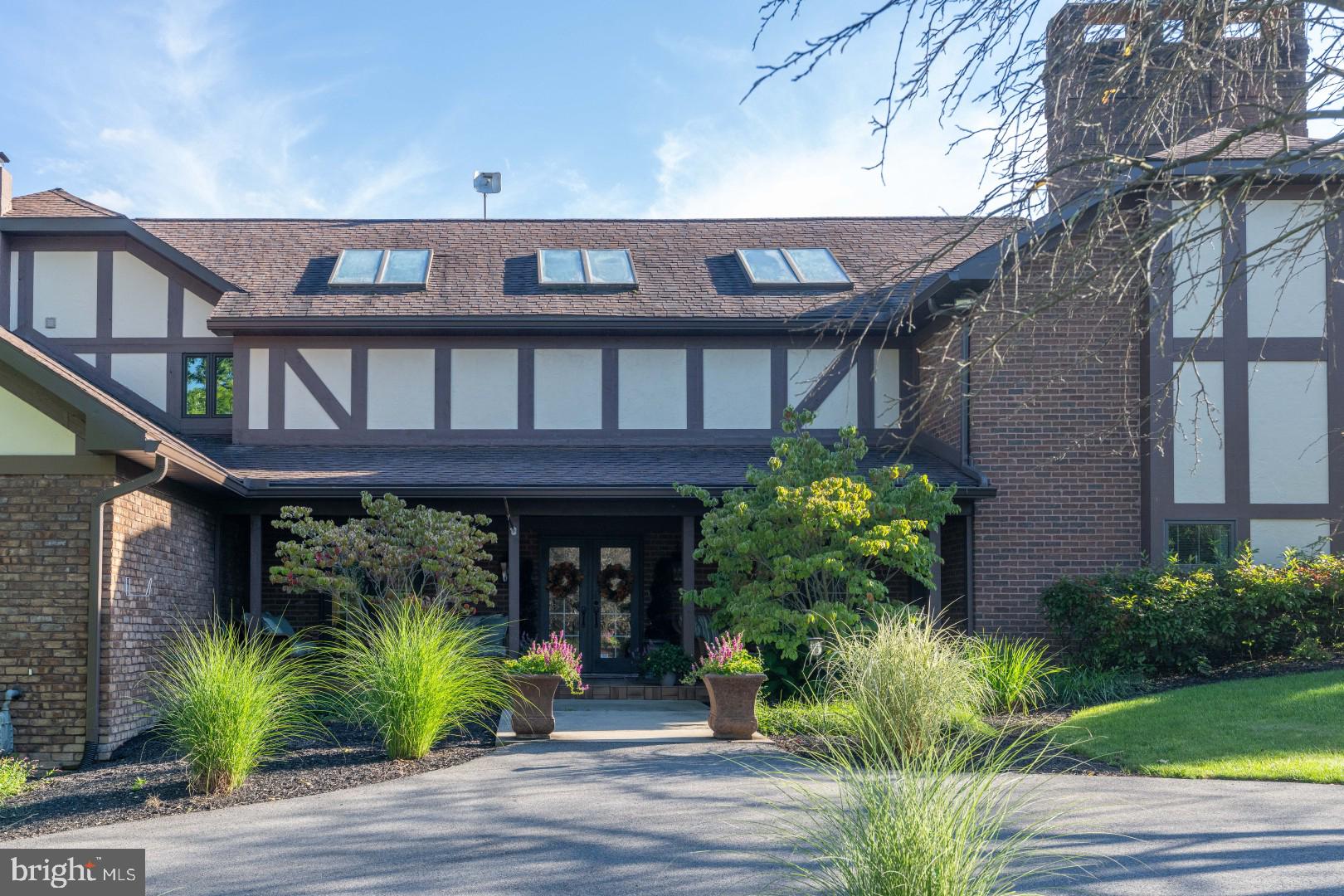 1554 W 7TH STREET