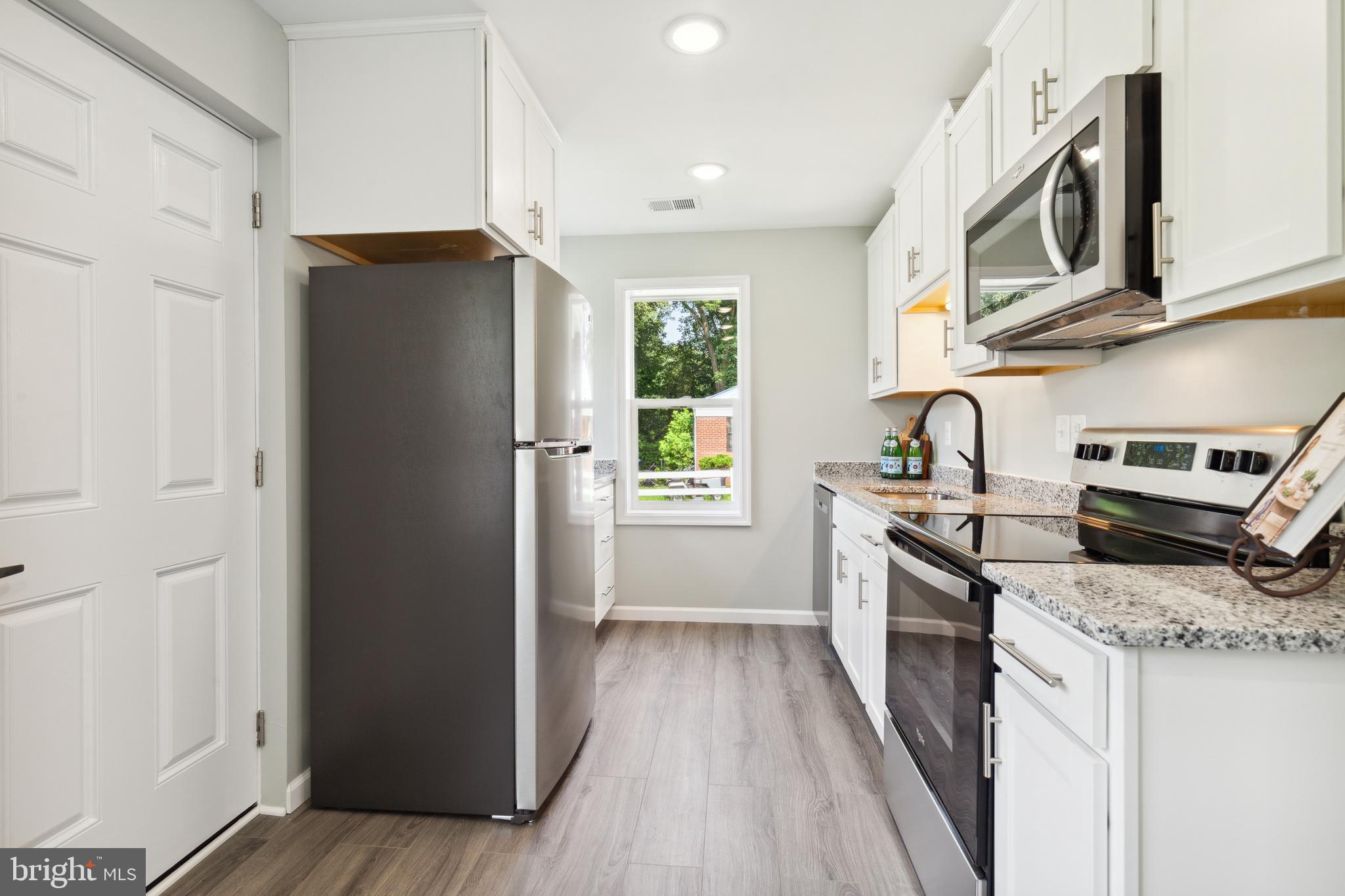 FORD HEIGHTS - Residential