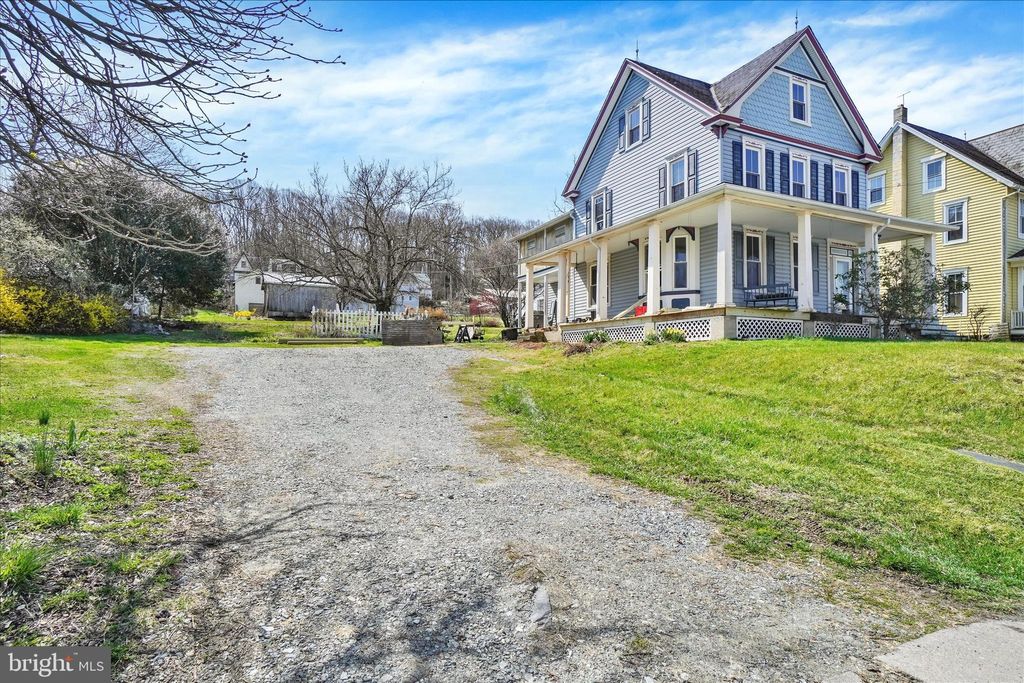 Photo of 606 Main Street, DELTA, PA 17314 (MLS # PAYK2098246)