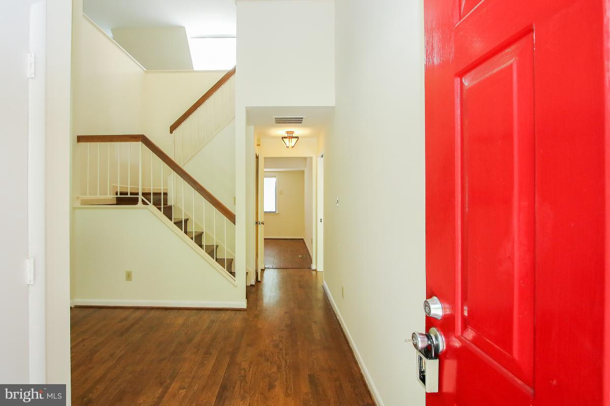 POTOMAC OUTSIDE - Residential