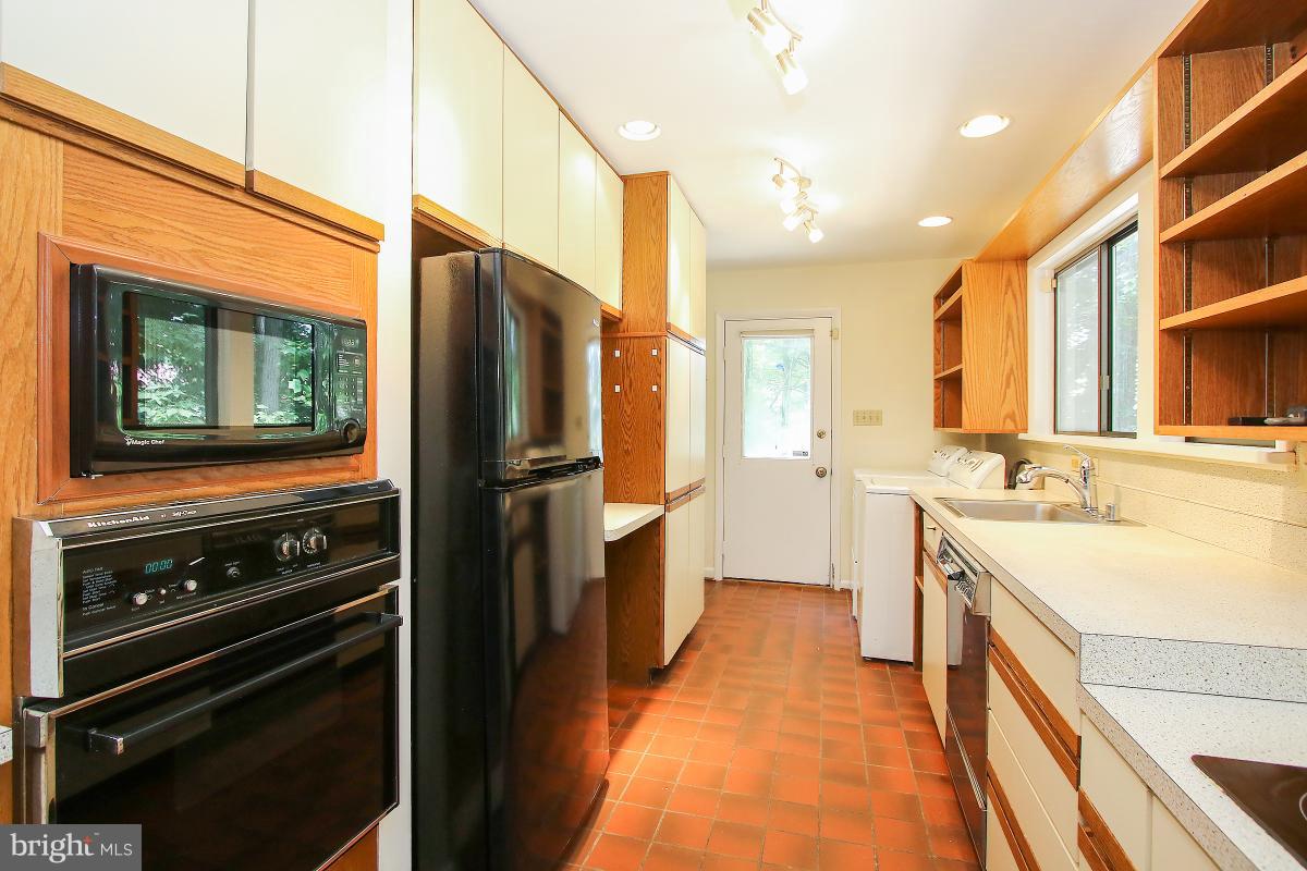 POTOMAC OUTSIDE - Residential