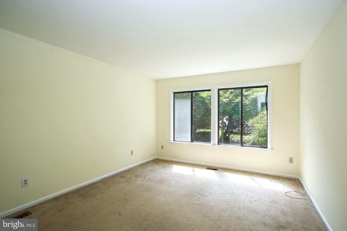 POTOMAC OUTSIDE - Residential