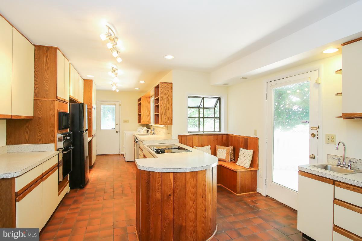 POTOMAC OUTSIDE - Residential