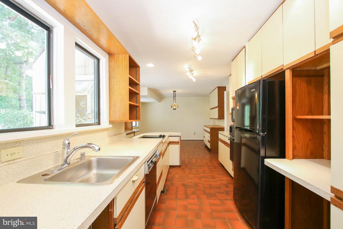 POTOMAC OUTSIDE - Residential