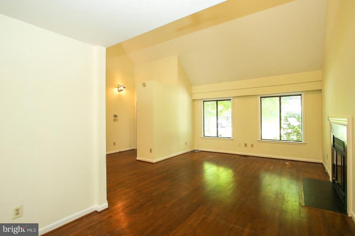 POTOMAC OUTSIDE - Residential