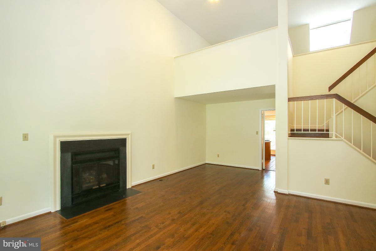 POTOMAC OUTSIDE - Residential