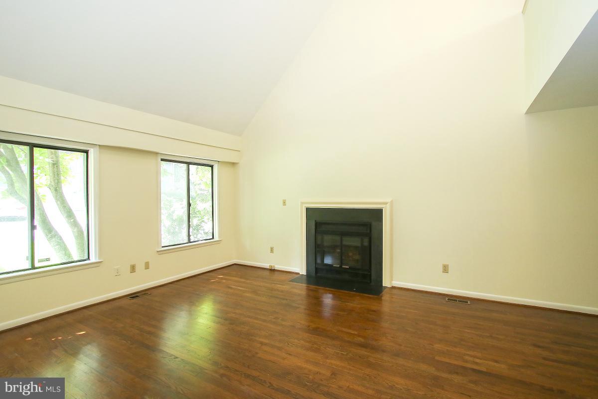 POTOMAC OUTSIDE - Residential