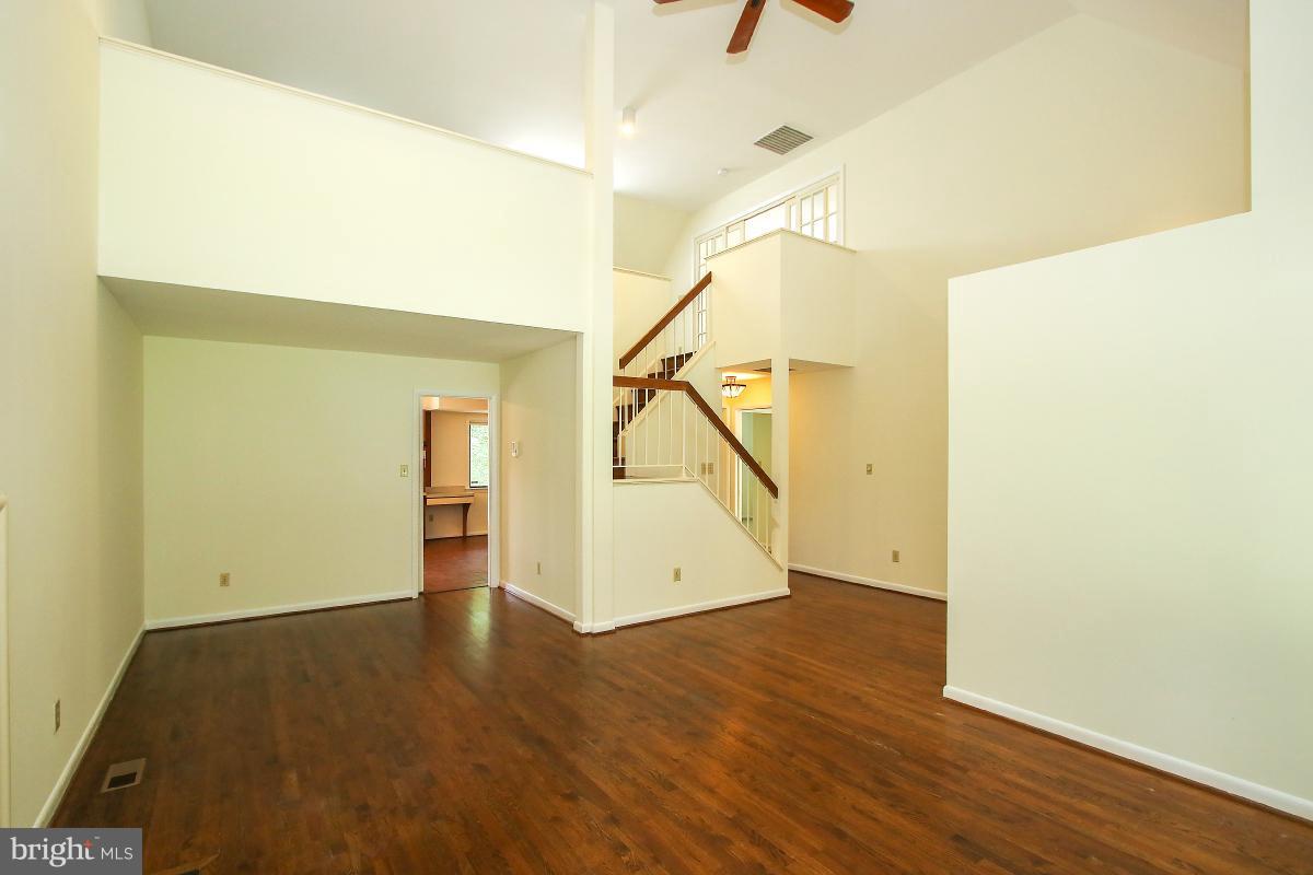 POTOMAC OUTSIDE - Residential