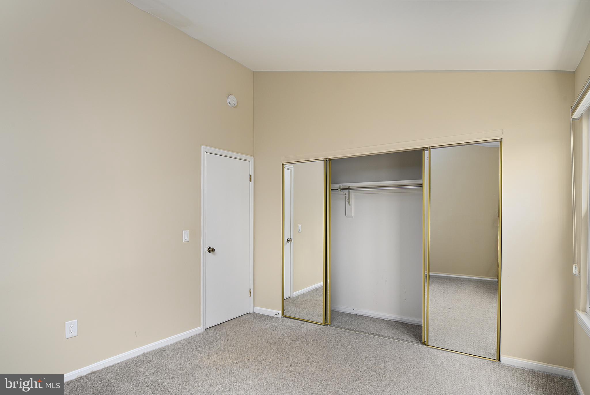 GLENSHIRE TOWNE - Residential